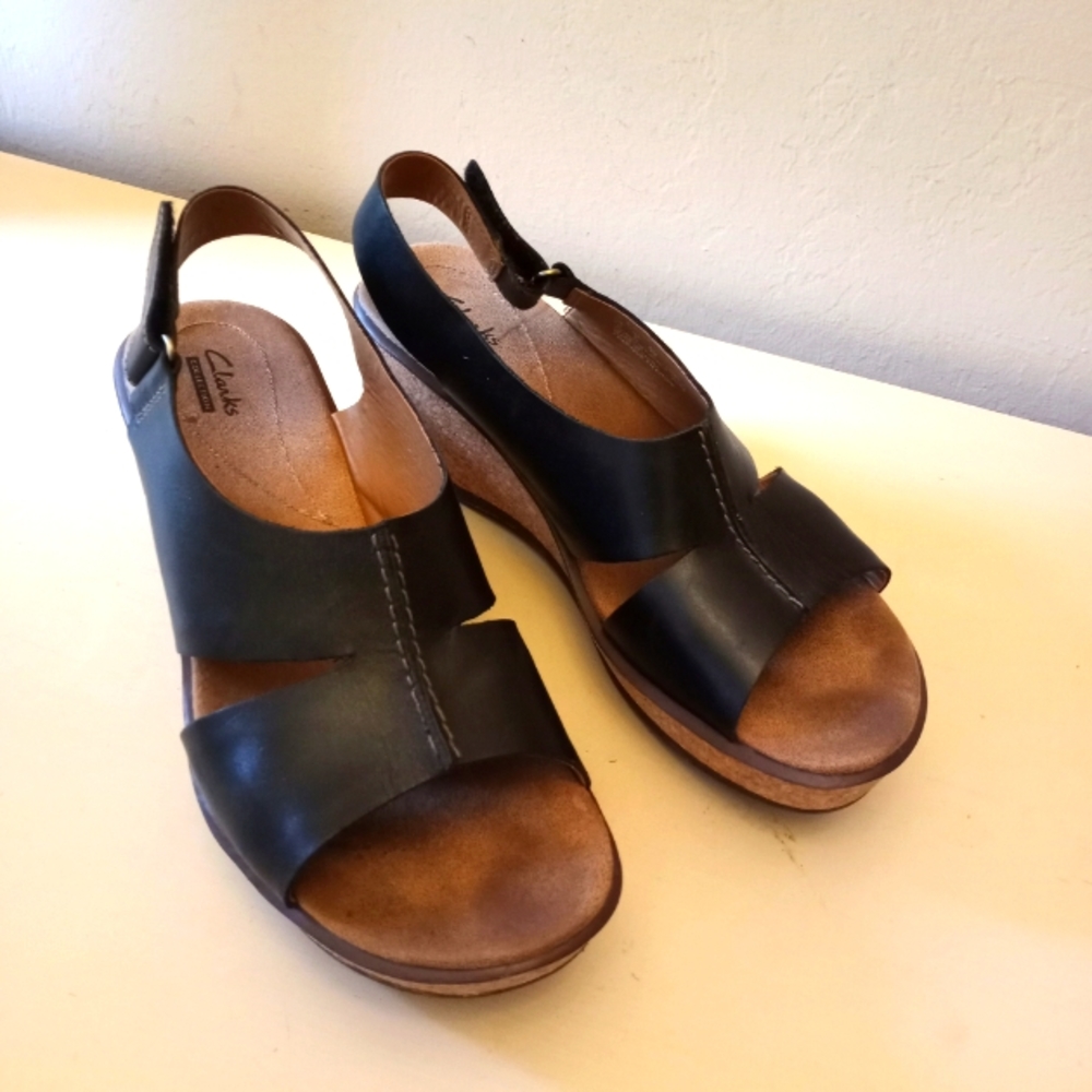 Clarks Collection wedge Shoes Size 9M